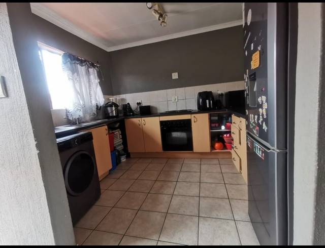 2 BEDROOM APARTMENT FOR SALE IN VORNA VALLEY